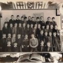Фотография "1947-1948 год. В третьем ряду пятая слева -Аля Тараканова ( Алевтина Иосифовна Смирнитская)"
