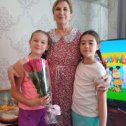 Фотография "1 мая 2024.супруга Людмила. внучки поздравляют бабушку  с днём рождения. "
