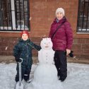 Фотография "Снеговичок  с  первого снега, у внука  восторг и  радость. "