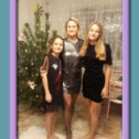 Фотография "Оксана с дочей Эвилиной и племяшкой Софией.Новый год у меня.Мои красотки"