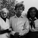 Фотография "Пионерский лагерь РАДУГА, Иссык-Куль 1982 год.Ольга Ефремова справа, завсклад Шумейко слева исоответственно, я."