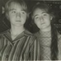 Фотография "10 класс.я и сестра Галина. 1969 год"