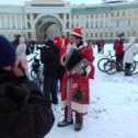 Фотография "Велопарад Дедов Морозов на Дворцовой площади"