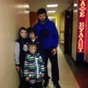 Фотография "Это в ЦСКА встретились с Александром Радуловым. Снялся с моим внуком Славкой и с Кабуровыми-братьями."