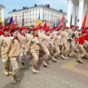 Фотография "26 апреля в Калуге на Театральной площади прошел региональный конкурс смотра строя и песни среди юнармейских отрядов, кадетских классов и военно-патриотических объединений, школьных команд Калужской области, посвященный 79-ой годовщине Победы."