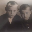 Фотография "Мой папа слева и его брат Санька, которые ушли, увы, в одно время , почти........(1.03.1957-26.03.2023 и 27.12.1959-15.04.2023)"