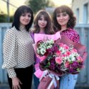 Фотография "Спасибо моим девочкам за прекрасные цветы 💐  и поздравления, люблю вас❤💕💞"