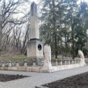 Фотография "Памятник Лермонтову в Пятигорске, рядом с местом дуэли"