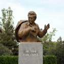 Фотография "В Баку торжественно открыли памятник кыргызскому писателю Чингизу Айтматову! "