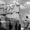 Фотография "Памятник Сталину в Праге, установленный в 1955 году и варварски взорванный в 1962-ом."