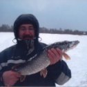 Фотография "Зимняя рыбалка для южного человека, это что-то.......
Почти, по-щучему велению.......!
Это не муляж."
