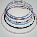Фотография "Ожерелье-чокеры на проволоке с памятью из хрустальных бусин и цветного полого шнура диаметром 2 мм"
