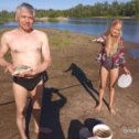 Фотография "Мой старинный друг с Урала Ренат с моей дочкой хвастают уловом на протоке. "
