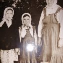 Фотография "Я в детстве с тетей Олей и Валей."