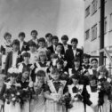 Фотография "Наш  класс СШ-13,1985год,выпускной Я-второй справа в третьем ряду"