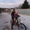 Фотография "У Стёпы сегодня зимние покатушки на мотоцикле, София тоже очень любит кататься."