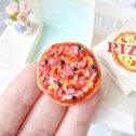 Фотография "🍕Pizza with ham, tomatoes, green peas, olives, sweet peppers, cheese.
Already on Etsy!👆🏻
Пицца с ветчиной, помидорами, зелёным горошком, оливками, сладким перцем, сыром.
⠀⠀⠀⠀⠀⠀⠀⠀
🛒 My shop on ETSY ⬆️
📩 Custom order in Direct
⠀⠀⠀⠀⠀⠀⠀⠀ ⠀⠀⠀⠀⠀⠀⠀⠀⠀
⠀⠀⠀⠀⠀⠀⠀⠀⠀
⠀⠀⠀⠀⠀⠀⠀⠀⠀
⠀⠀⠀⠀⠀⠀⠀⠀⠀
#кукольнаяеда #dollhousefood #pizzaminiature #miniaturepizza #едадлякукол #foodfordolls #кукольныйдомик #miniaturepolymerclay #fastfoodminiatures #miniaturefastfood #fakefood #realisticfood #миниатюрадлякукол #кукольнаяминиатюра #miniaturefood #вседлякукол #fastfoodminiatures #миниатюрнаяеда #minifood #dollhousepatisserie #кулинарнаяминиатюра #minifood #cookiesfordolls #длякукольногодомика #dollhouseminiatures #кукольныйдом #miniatures #etsyshop #etsyhandmade"