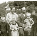 Фотография "Фото 1930г. Круглей С.И. с женой Круглей (Мачульской) С.А. и детьми."