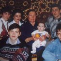 Фотография "1995 год.моя семья.Сестра Рая,я мама с Настюшей( ей пол годика) муж, в свитере сын Роман,племянник Сергей( Сашин сын)"