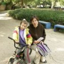 Фотография "дочка Юля со Светой.
возвращаются со школы
 15 января 2005."