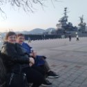 Фотография "На фоне крейсера "Кутузов""