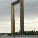 Фотография "2024
Дубай. Эмираты. 🇦🇪 
Рамка Дубай (Dubai Frame) расположенная в парке Zabeel.
Проект стал весьма символичным и олицетворяет окно на условной границе между старым и новым Дубаем. "