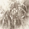 Фотография "Пригород Луанды.Справа я,посередине НЭНЮ наш кубинский друг,слева Димон"