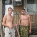 Фотография "С братом на даче хибару строим"
