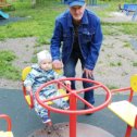 Фотография "Мой папа Владимир Евгеньевич со своим младшим внуком Колей"