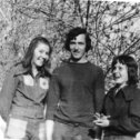 Фотография "Иртышская счастливая молодежь 70-х! Лена Нестерова, Вова Кацендорн, Марина Абрамова. 1976 или 1977 год."