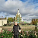 Фотография "ВДНХ, у фонтана Каменный цветок. Москва, 18 октября 2023"