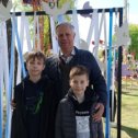 Фотография "9 мая 2023.    Парк Дзержинска.
Младшие внуки - Макар и Фёдор     ЛУЗАН."