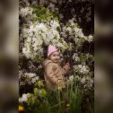 Фотография "Прогулка одного маленького гномика 🤗

#детскоефото #фотодня #весна #девочкитакиедевочки #дача #счастьебытьмамой"