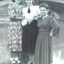 Фотография "Теребовля 1953рік. Я в центрі."