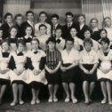 Фотография "Ютербог, 1963-1964, 8 класс, в первом ряду крайний справа  Сергей Тарабанов, в 1 ряду 6 слева - Лена Уколова, в 3 ряду второй слева - Женя Карманов, я -шестой слева, седьмой слева -Володя Макеенко"
