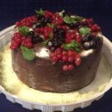 Фотография "Торт «пьяная вишня» . Очень шоколадный в шоколаде и с бодрящими ягодками на « снегу»."