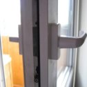 Фотография "Двухсторонная ручка в балконной двери"
