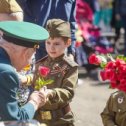 Фотография "Поздравляем вас с самым светлым, чистым и душевным праздником для нашей страны - с Великим Днём Победы! 💐 ...
Это день нашей славы и памяти о миллионах погибших! Мы никогда не забудем, благодаря чьей невероятной силе духа и отваге мы сейчас отмечаем этот праздник, и в очередной раз благодарим ветеранов за нашу свободную и прекрасную жизнь. ⛅
...
Проведите этот день в кругу своей семьи.❤ Помним, гордимся, чтим. С праздником! С днём Победы! 🎉
#mzgb_slb #мозгобойня #слободской"