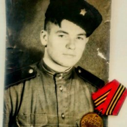 Фотография "Наш отец Пиреев Алексей Егорович. Дошёл до Берлина, был ранен. Чтобы воевать за Родину, приписал себе 2 года. В 1945 по факту ему было 17 лет."