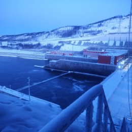Фотография "Усть-среднеКамская ГЭС на реке Колыма."