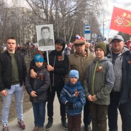 Фотография "Мужская часть нашего коллектива. Папа, брат, племянник и я с сыновьями :)"