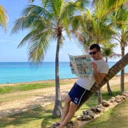 Фотография "Cuba,Varadero,Atlantic ocean beach 🇨🇺 
Свежий номер районки в любой точке Мира"