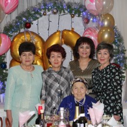 Фотография "Я и мои родные сестры на 80-летии нашей любимой мамы"