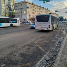 Фотография "Нет ничего за что можно держаться пассажирам"