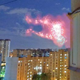 Фотография "#Сегодня по всей Москве  праздничный салют 🎆 "