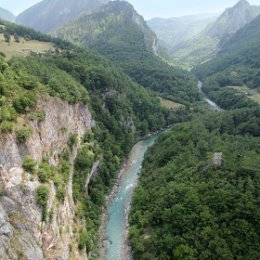 Фотография "каньоны реки тара одни из самых глубоких в мире"