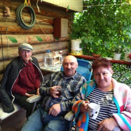 Фотография "Сестра Ольга, зять Олег и мой отец, отца не стало 26 января 2024."