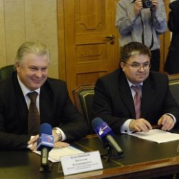 Фотография "Новая работа - правительство Бурятии, с президентом РБ В. Наговицыным. Март 2008"