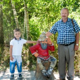 Фотография "Орловское полесье август 2015 . Мои дорогие мальчишки , Володя и внук Андрюшка"