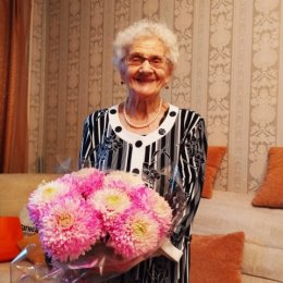 Фотография "Нашей тёте исполнилось 99 лет!!! 
"
